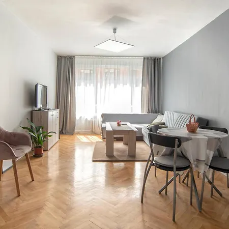 July's Comfort Place Apartment *